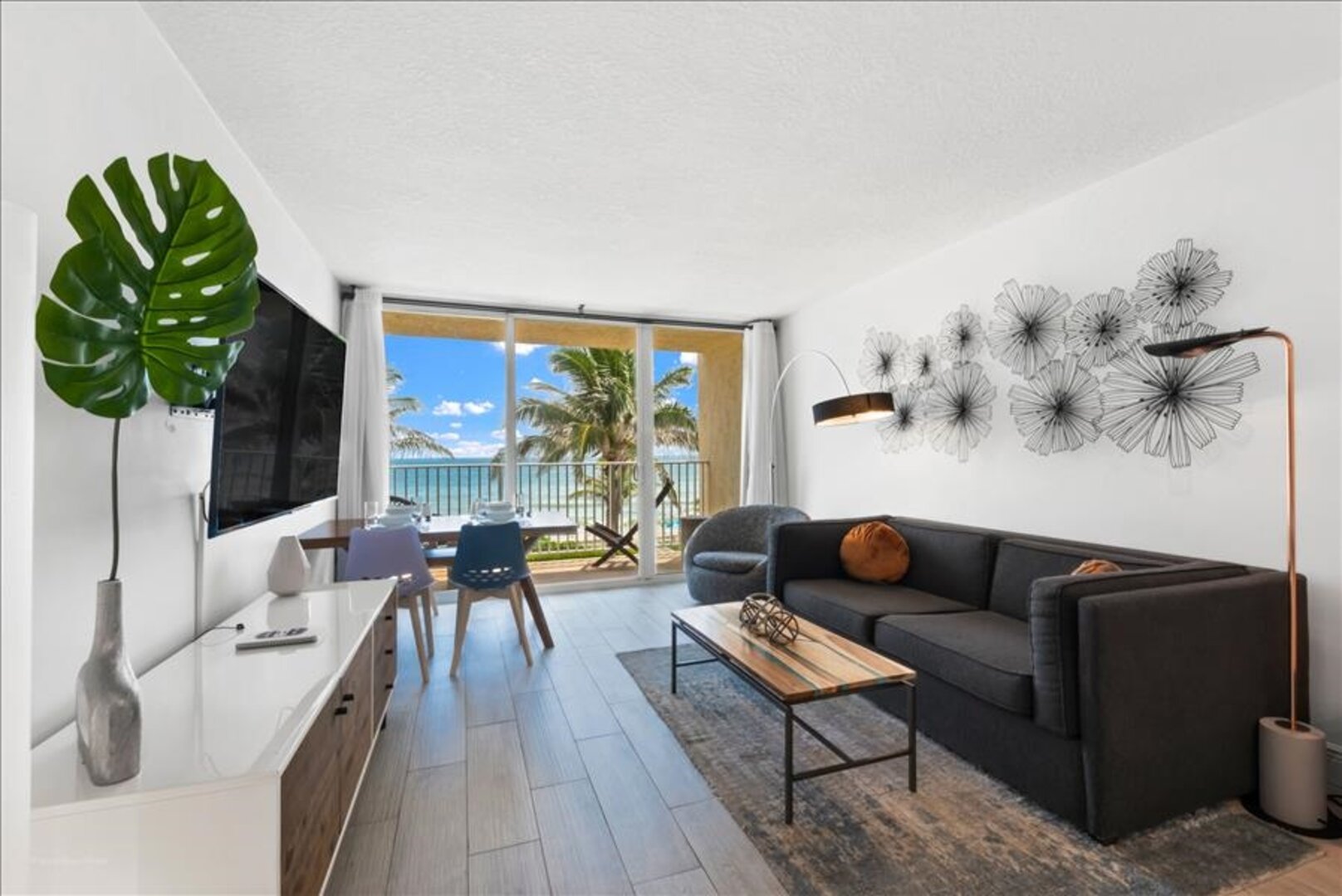 302 livingroom
