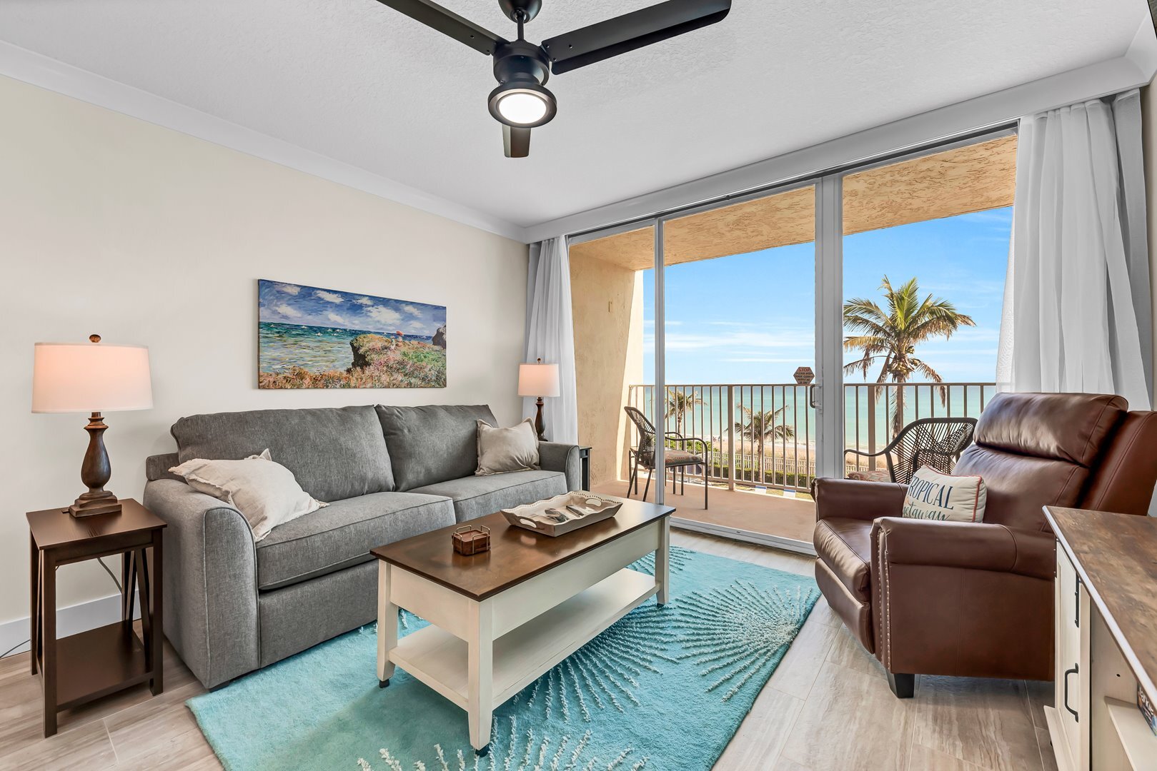305  Living room