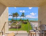 209 livingroom balcony
